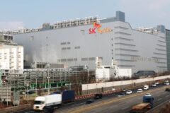 "잘나가다 복병 만났다"...SK하이닉스 뒤흔들고 있는 악재의 정체